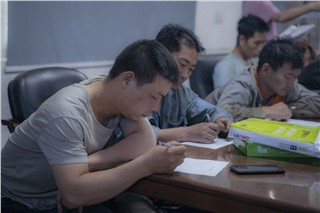 朝陽(yáng)集團(tuán)開(kāi)展行車和有限作業(yè)空間安全操作培訓(xùn)、道路交通安全培訓(xùn)